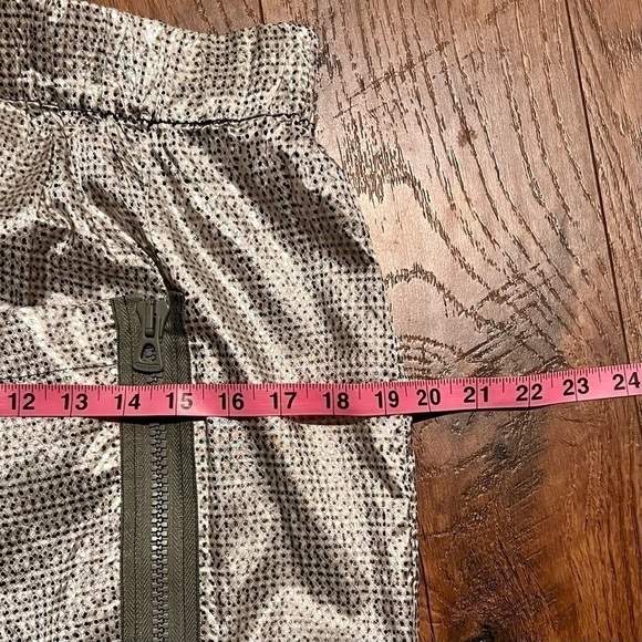 BOSS Hugo Boss metallic asymmetrical skirt. Size 6. Made in Portugal. - Picture 10 of 10